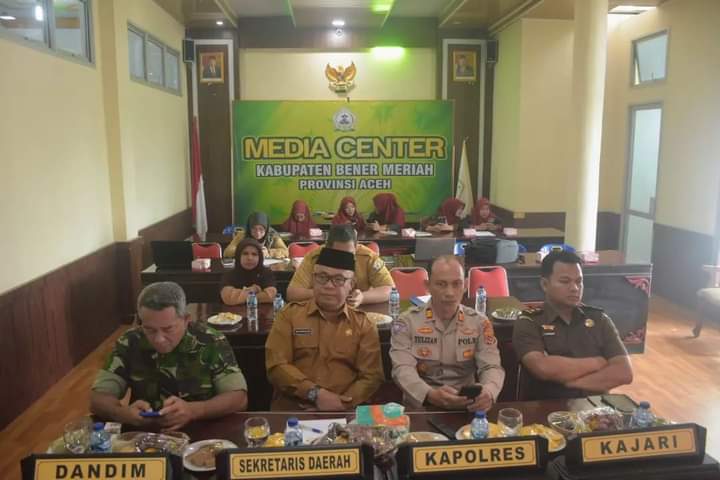 Asisten II Sayutiman Bersama Unsur Forkopimda Meeting Zoom Terkait Percepatan Penurunan Stunting