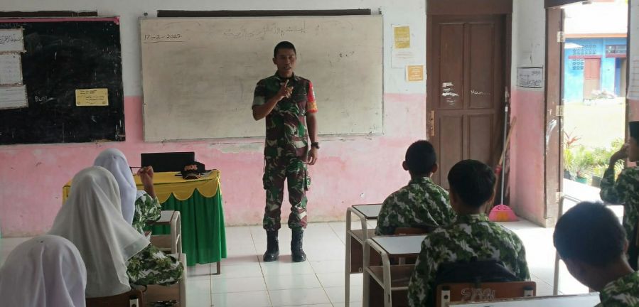 Babinsa Koramil 10/Celala Berikan Materi Wawasan Kebangsaan Di SMP 15 Takengon