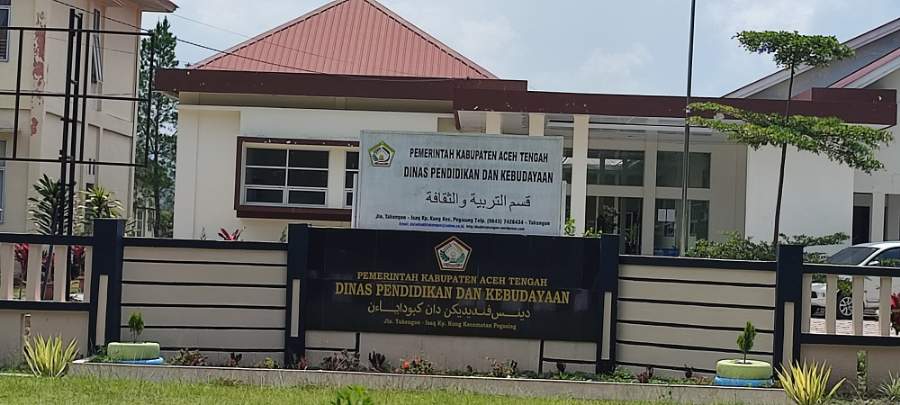 Beberapa LSM san Wartawan Datangi Dinas Pendidikan san Kebudayaan Aceh Tengah Terkait Data Kontrak