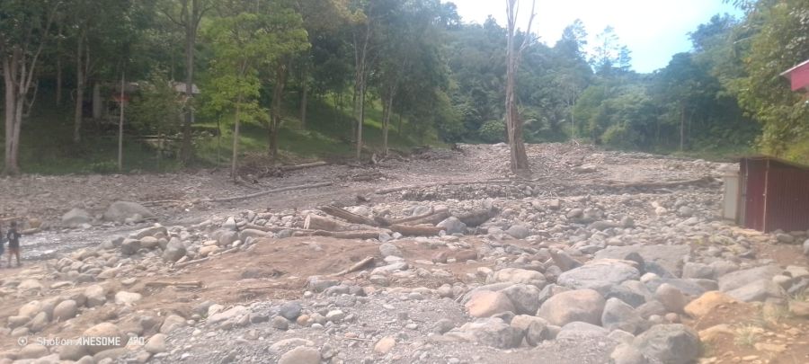 Berdalih Normalisasi DAS Wih Kulus, Matrial Batu Gajah diduga di Komersilkan Oknum ke Jembatan Teupi