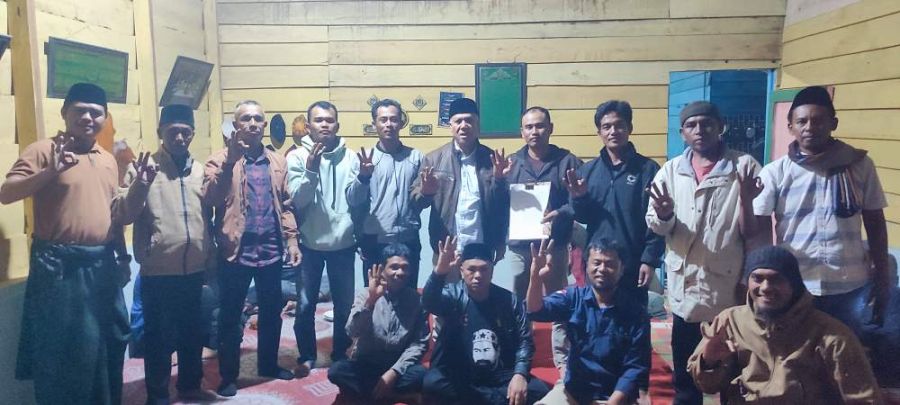 Calon Bupati Nomor 03 Shabela Abu Bakar Serahkan SK Pemenangan Mulo Jadi Wih Ilang