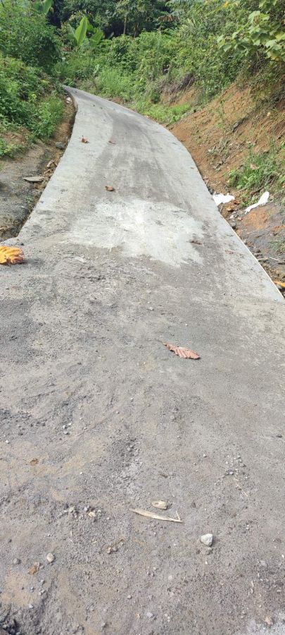 Diduga Pembangunan Rabat Beton Dikerjakan Asal Jadi dan Proyek Siluman