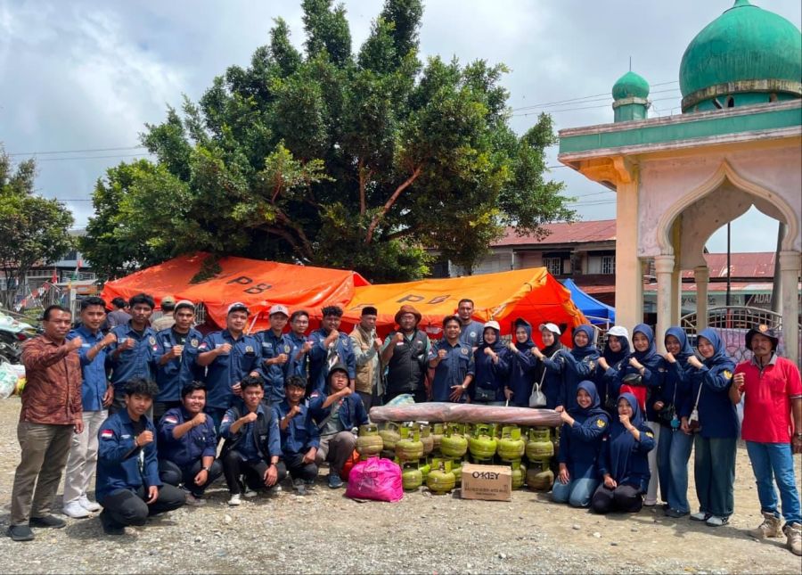 HIMATARA IAIN Takengon Salurkan 40 Tabung Gas dan Peralatan Sekolah kepada Korban Kebakaran Pasar Ja