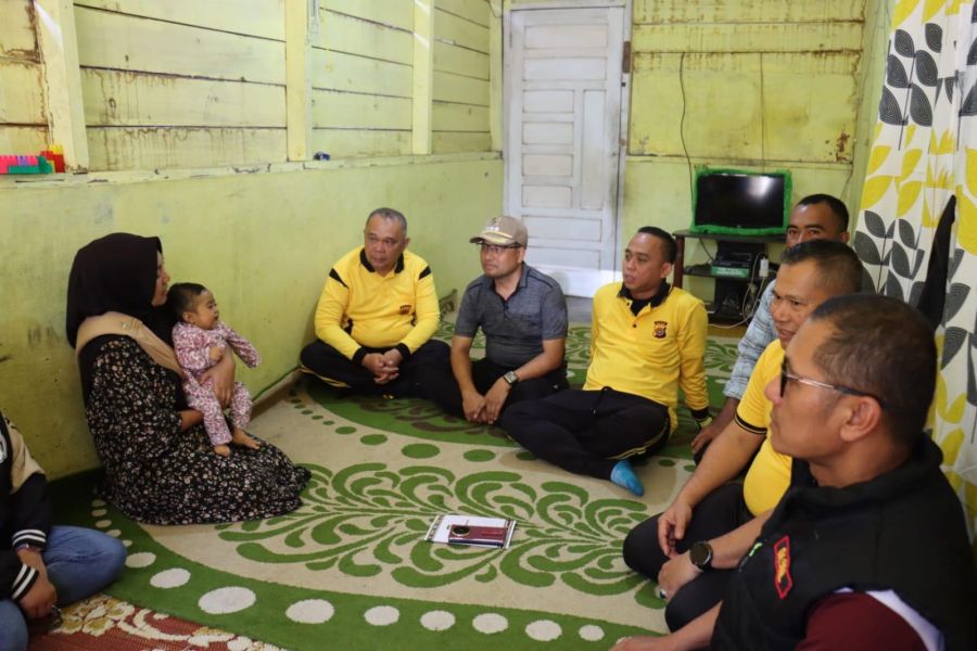 Kapolres Aceh Tengah Salurkan Bantuan Sosial untuk Ranayya Dhelisa, Anak yang Berjuang Melawan Sakit