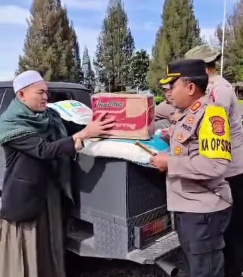 Kapolres Bener Meriah Menyalurkan Bantuan Sosial Kemanusiaan ke Pesantren Wilayah  Aceh Tengah dan B