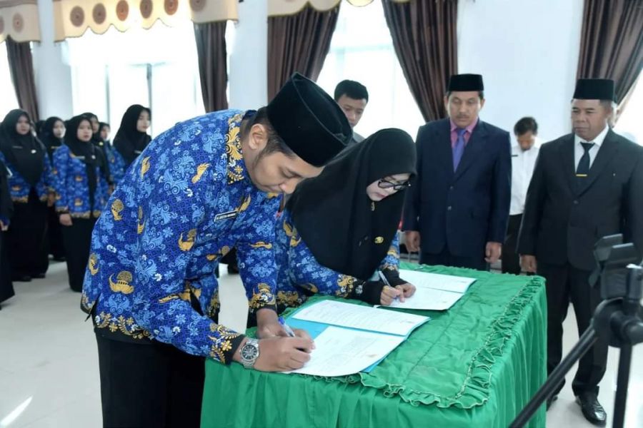 Lantik PNS Formasi 2022, Pj. Bupati Haili Yoga Minta PNS Harus Mengedepankan Tanggungjawab