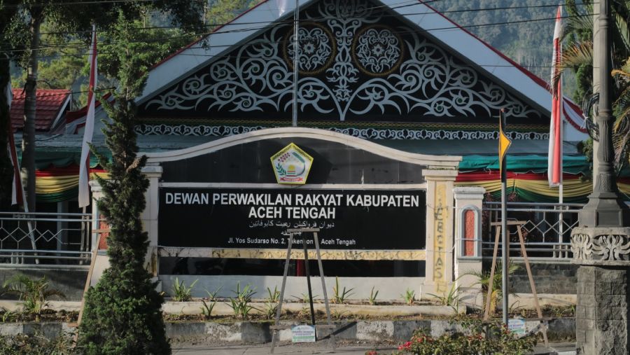 Miris, Wartawan Dilarang Meliput di Dalam Gedung Acara Pelantikan Anggota DPRK Aceh Tengah