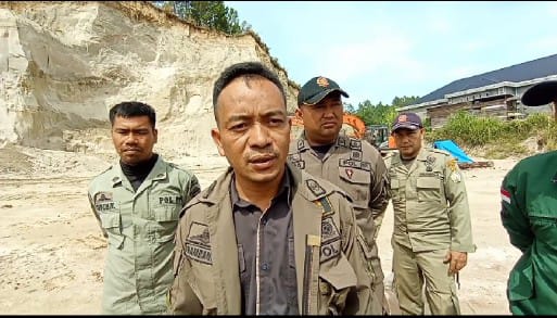 Nekad Beroprasi Tanpa Ijin Satpol PP Hentikan Galian C di Paya Tumpi Satu