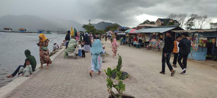 Objek Wisata Teluk Mendale Mulai Ramai Dikunjungi Wisatawan Lokal dan Luar Daerah