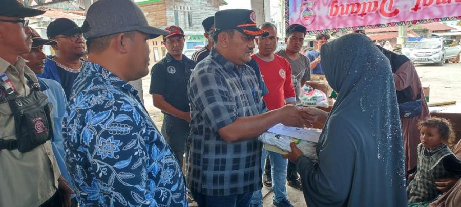 Pemda Aceh Tengah Serahkan Bantuan Masa Panik kepada Korban Kebakaran