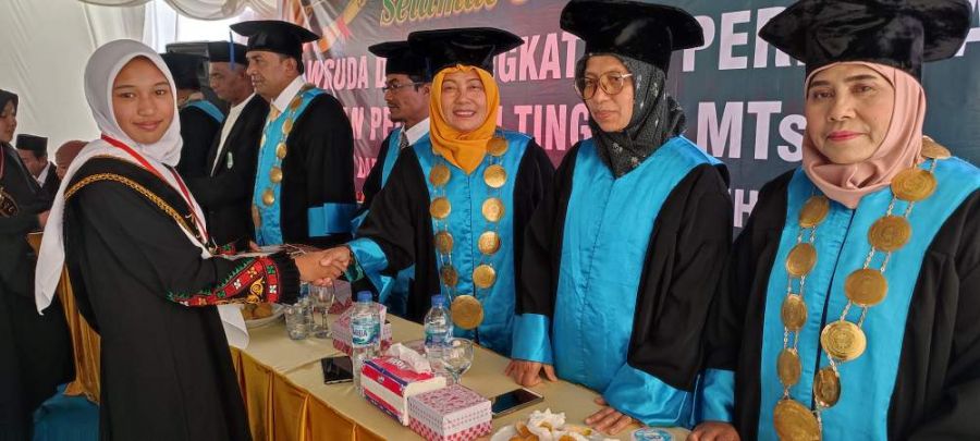 Pesantren Darul Mukhlisin Mengwisudakan 136 Santriwan/Santriwati Tingkat MA Dan Tingkat MTsS 