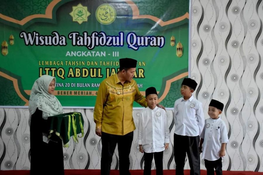 Pj Bupati Bener Meriah Haili Yoga Buka Acara Wisuda Tahfidzul Quran Angkatan ke-III