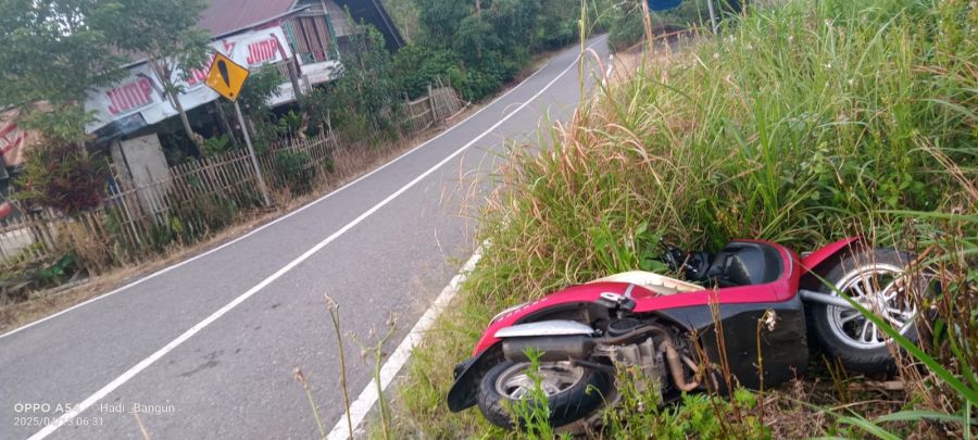 Polsek Bukit Amankan Scoopy Merah Ditemukan Tergeletak, Pemilik Diminta Segera Melapor