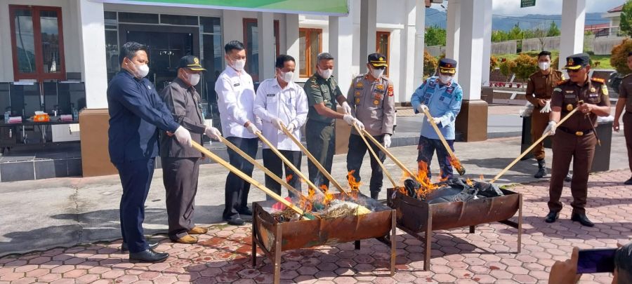 Puluhan Gram Ganja dan Sabu Dimusnahkan Kejari Bener Meriah 