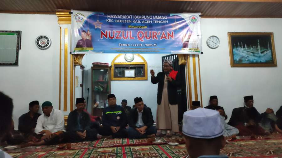 Teungku Yahya Arias Isi Tausiyah Peringati Malam Nuzul Qura'n di Meunasah Puset Kampung Umang