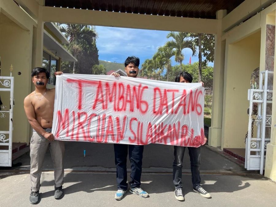 Tiga Pemuda Lakukan Aksi Diam, Tuntut Pj Bupati Aceh Tengah Tolak Tambang