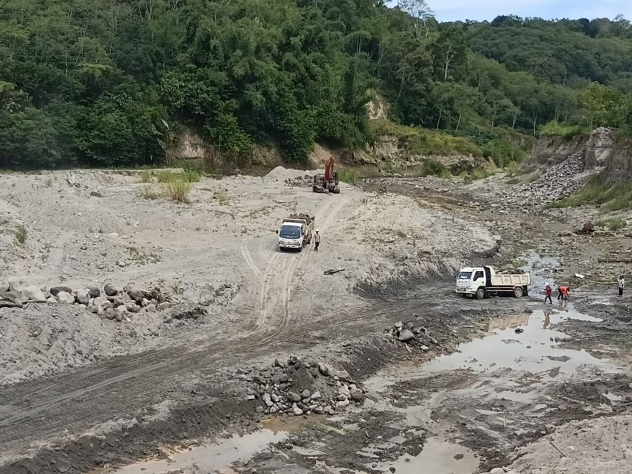 Warga Jamur Ujung Hentikan Sementara Proyek Bronjong, Bentuk Protes Ketidak Jelasan Terkait Ganti Ru