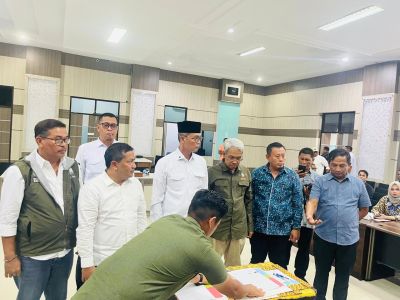 ta-khalid-saksikan-penandatanganan-kerja-sama-pengelolaan-twa-tugu-km-nol-sabang